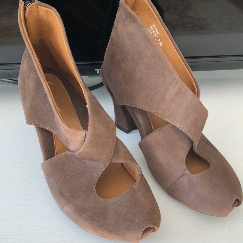 Earthies SYRIANA Taupe Shoes SZ 7.5 Back Zipper